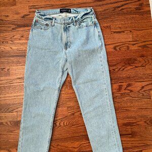 Abercrombie & Fitch stretch athletic loose jean